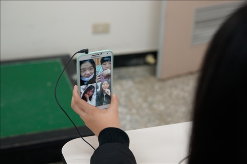 視訊教英文、淡大愛相助