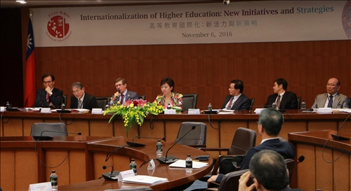 近悅遠來 同賀校慶