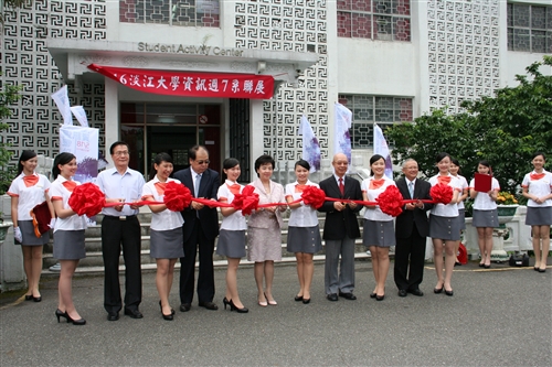 資工、資圖、資傳、電機、資管、教科、資創等7系共同舉辦資訊週聯合展。