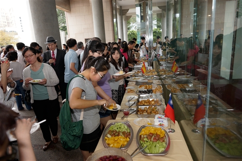 外語學院與覺生紀念圖書館聯手合辦「當莎士比亞遇見塞萬提斯」系列活動。