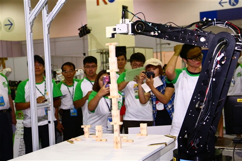 賀電機系參加『上銀智慧機器手』實作競賽雙項冠軍！