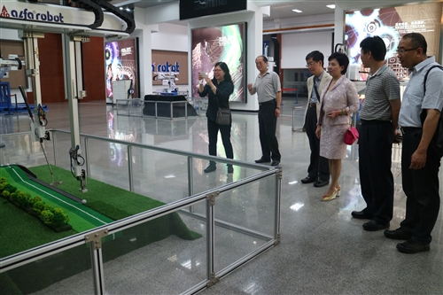 張校長率團參加大陸華南校友聯誼會春之饗宴暨正名活動。