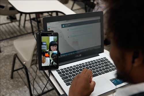 視訊教英文、淡大愛相助