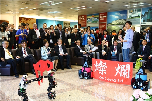 近悅遠來 同賀校慶