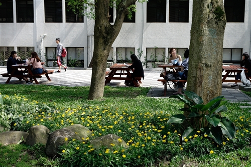 商管大樓北側增設行人徒步區、科學館西北側新增停車位。