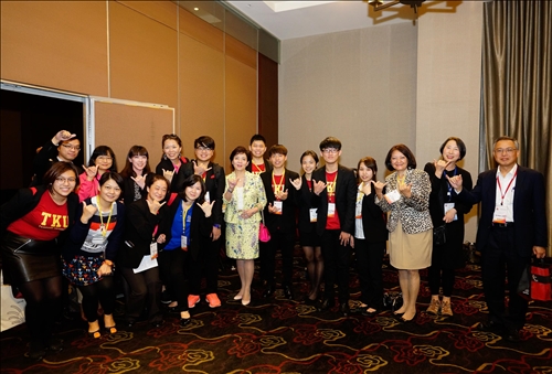 近悅遠來 同賀校慶