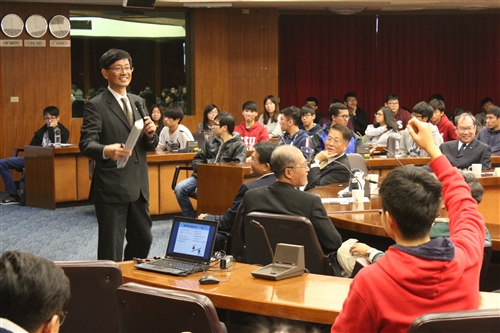 華航董事長孫洪祥率團蒞校說明民航學程。