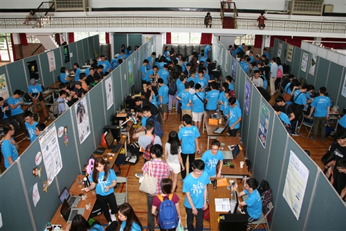 資工、資圖、資傳、電機、資管、教科、資創等7系共同舉辦資訊週聯合展。