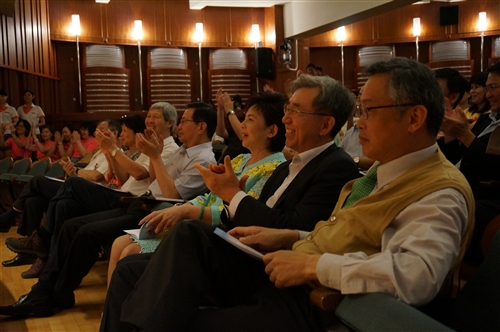 「淡江花月夜」女教職員聯誼會合唱團第三度熱演。