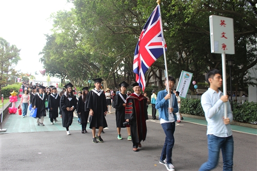 本校舉行104學年度畢業典禮──「浩浩淡江六六　職場通航九九」。