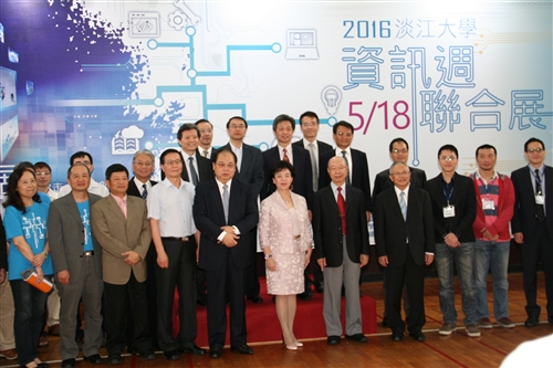 資工、資圖、資傳、電機、資管、教科、資創等7系共同舉辦資訊週聯合展。