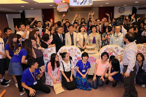 賀《淡江時報》發行1,000期。