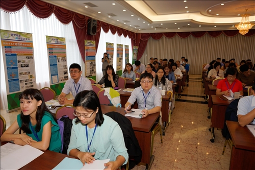 大學、地方政府、高中攜手合作關心教育實務