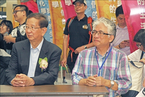 全民一起手創光點瘋科學 挑戰千人做實驗