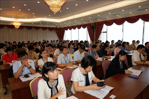 大學、地方政府、高中攜手合作關心教育實務