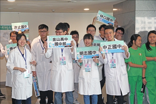 全民一起手創光點瘋科學 挑戰千人做實驗