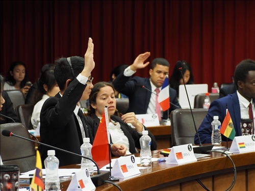 模擬聯合國會議 進行實務練習 拓展全球視野