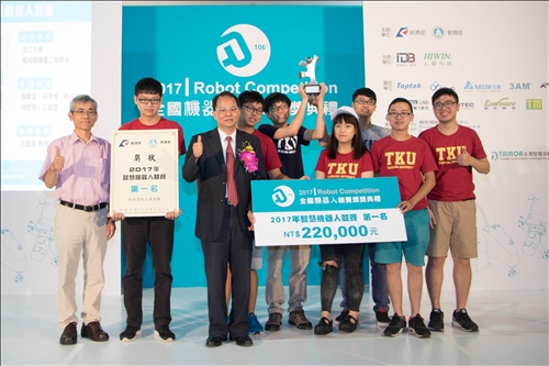 全國機器人競賽 機電系風光奪冠