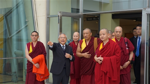 擁抱厭世代－袞德林仁波切蘭陽校園演講