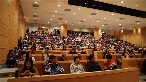 擁抱厭世代－袞德林仁波切蘭陽校園演講