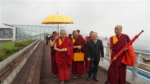 擁抱厭世代－袞德林仁波切蘭陽校園演講