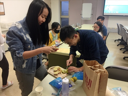 現場製作免費餐飲請參與者使用。