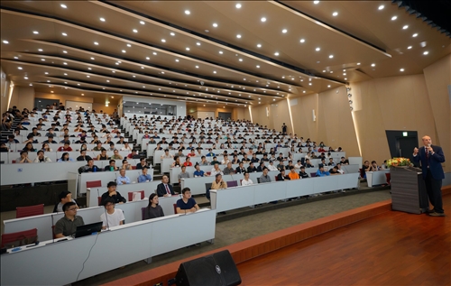 淡江熊貓講座開講 首聘奧比俄國家工程院士