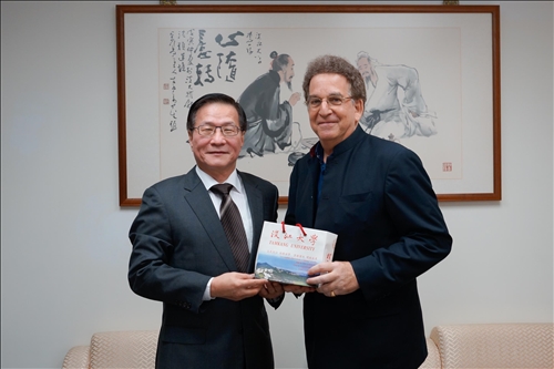 淡江熊貓講座開講(4)-聘請亞太領導樞紐共同創始總監Dr.Philip Hallinger