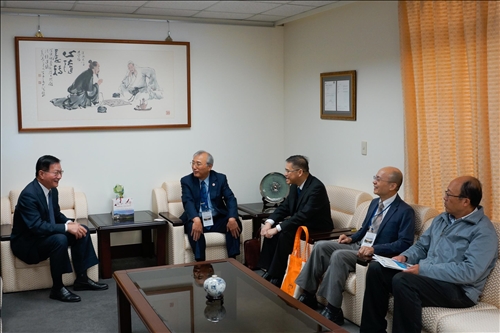 淡江熊貓講座開講(II)-聘請國際著名SCI學術期刊總編輯Research on Chemical Intermediates安保正一教授