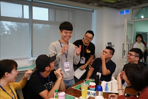 與會學員熱情參與活動完成指定任務