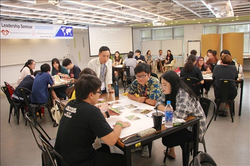 講師引導學員從不同構面討論及回顧過去世代的觀點、視野及屬於當代的驅動力。