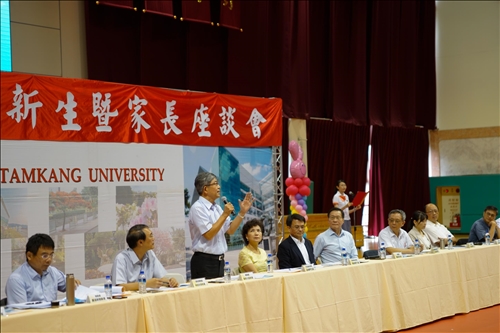 鄭東文教務長回答問題