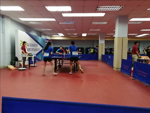 17-本校桌球隊中文系碩四陳怡靜、會計系碩二古佳蕙與南京大學女子雙打賽實況。