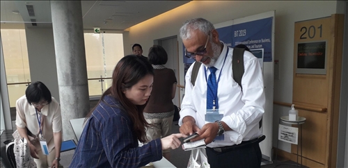 8-與各國學者交流