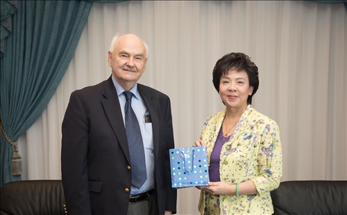 淡江熊貓講座開講(8)-聘請歐洲科學院院士Dr. Janusz Kacprzyk