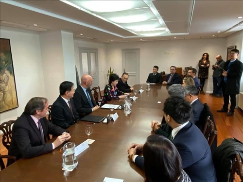 9-本校訪問團與西班牙馬德里大學舉行座談會