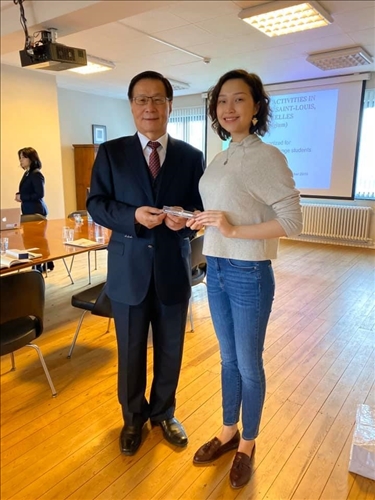 47-本校葛煥昭校長探視目前在比利時聖路易斯布魯塞爾大學研修的本校學生