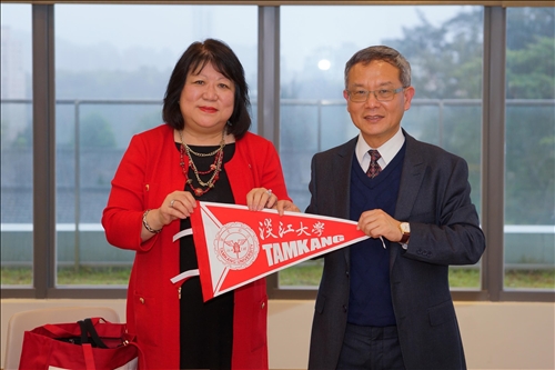 有朋自美洲來•國際交流攀新峰