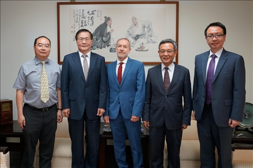 淡江熊貓講座開講(11)-聘請美國賓州大學講座教授 Dr. Avery Goldstein