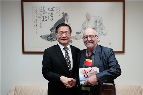 淡江熊貓講座開講(10)-邀請加拿大約克大學榮譽教授Dr. Daniel DRACHE