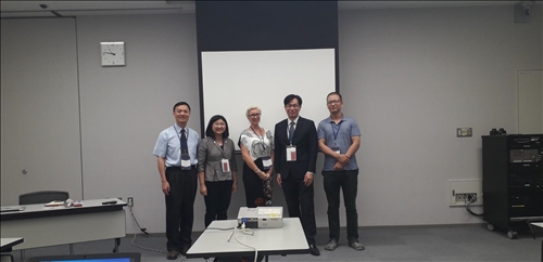 5-與各國學者交流