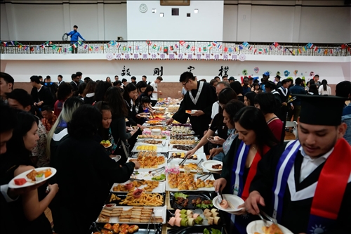 2019境外生畢業典禮，祝展翅高飛、遨翔國際！