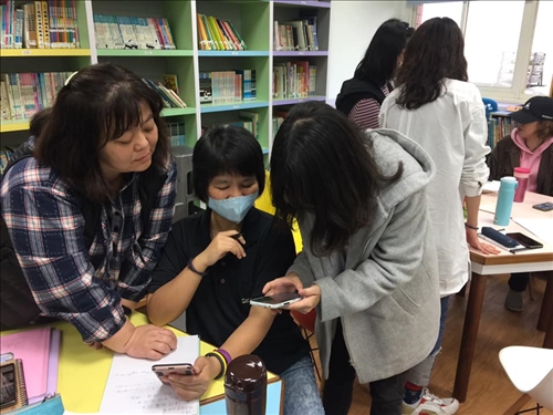 老師們探討數位應用