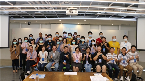 109學年度新聘教師及主講教師合照