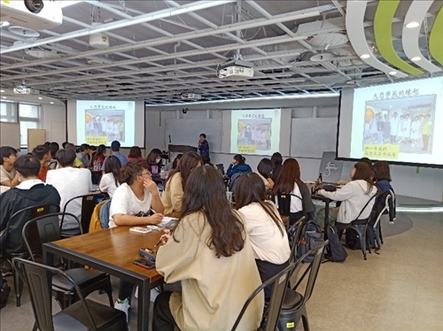 王浴護理長說明台大安寧病房的宗教師對病人靈性困擾的引導