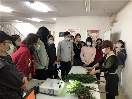 介紹花圈使用花材