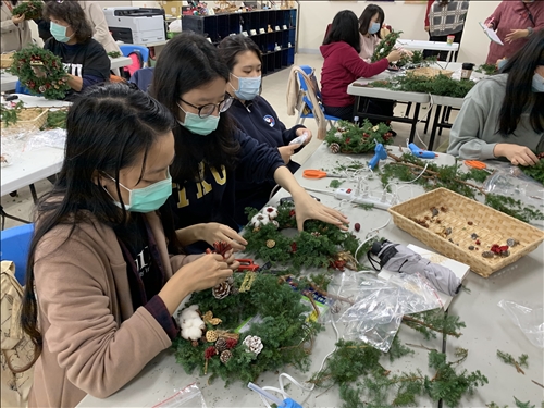 編排與設計花圈