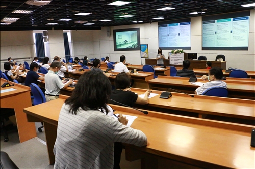 黃芸茵老師講解課程架構