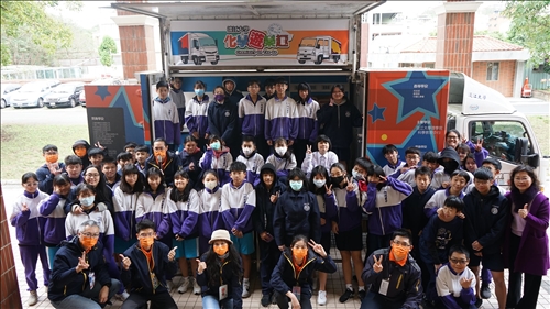 內湖國中全體學生