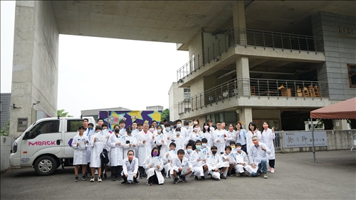 認真向上的學生們